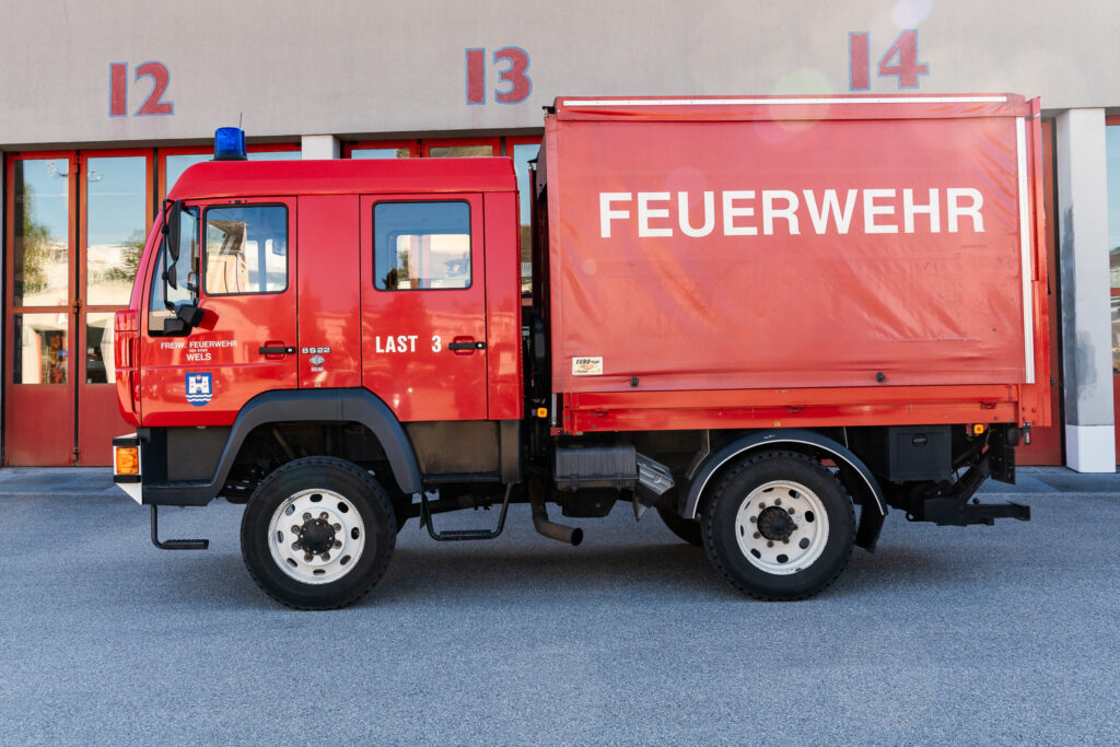 Mehrzweckfahrzeug FF Wels