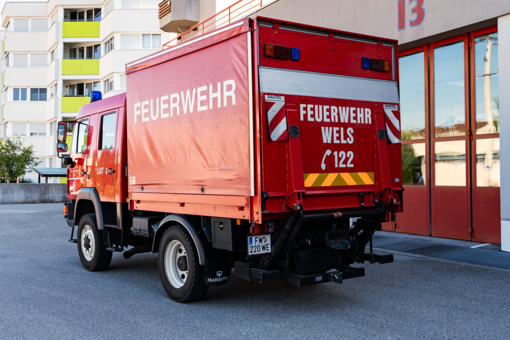 Mehrzweckfahrzeug FF Wels